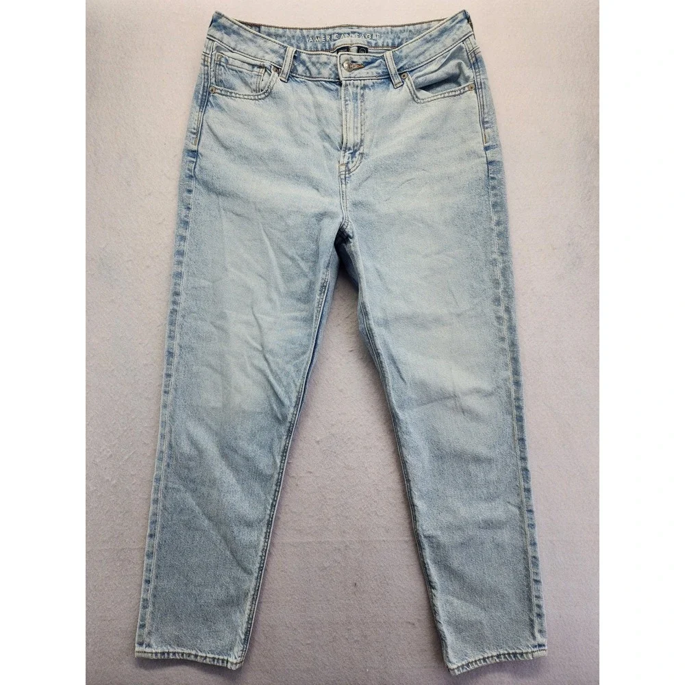 American Eagle Strigid Mom Jeans Light Wash Denim Size 10